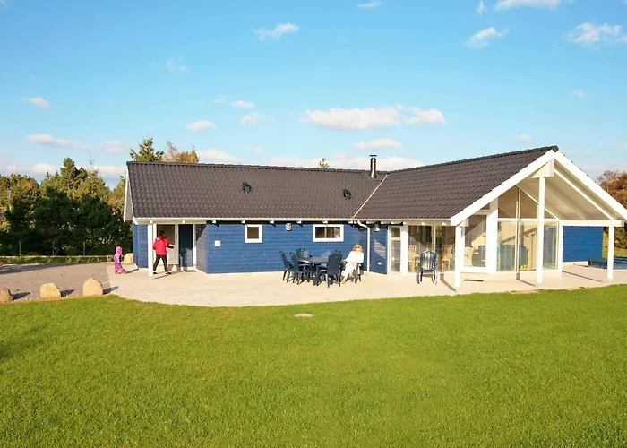 Feriehus 10 Person In Rodby-by Traum